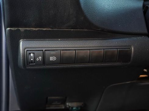 Used 2023 Toyota Corolla LE image 9