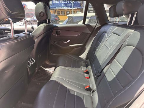 Used 2022 Mercedes-Benz GLC 300 4MATIC image 17