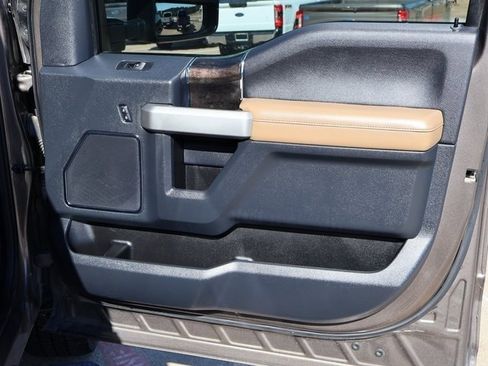 Certified 2022 Ford F250 Lariat w/ Lariat Value Package image 19