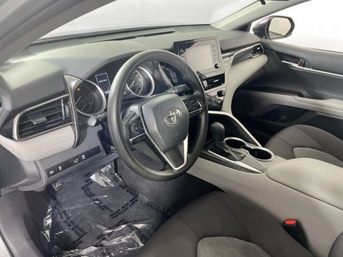 Used 2021 Toyota Camry LE FWD image 9