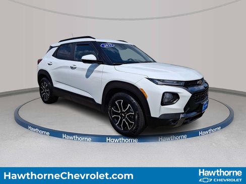 Certified 2023 Chevrolet TrailBlazer ACTIV w/ Sun and Liftgate Package FWD image 1