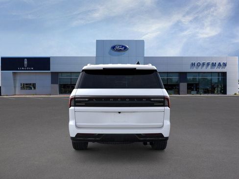 New 2025 Lincoln Navigator Reserve image 5