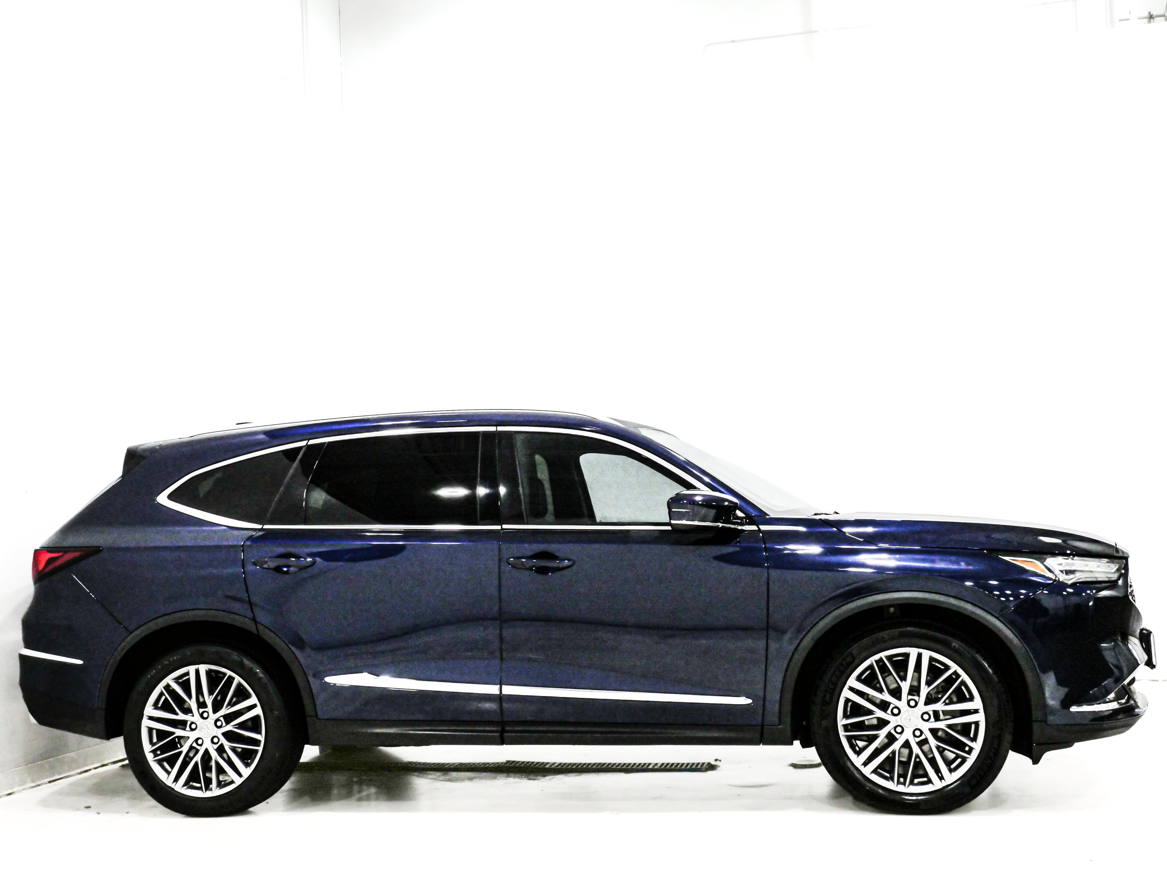 Used 2024 Acura MDX w/ Advance Package AWD/4WD image 5
