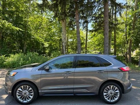 Used 2022 Ford Edge Titanium w/ Equipment Group 301A AWD/4WD image 7