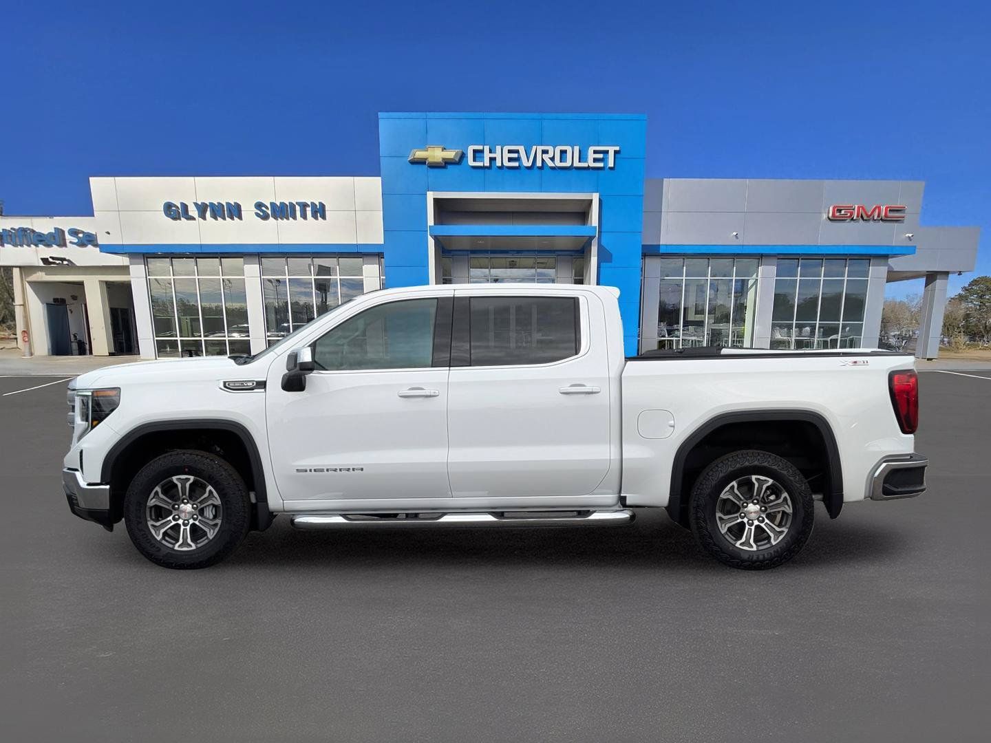 Used 2026 GMC Sierra 1500 SLE w/ X31 Off-Road Package AWD/4WD image 13