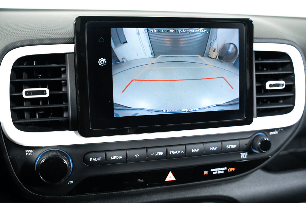 Certified 2022 Hyundai Venue Limited FWD image 32