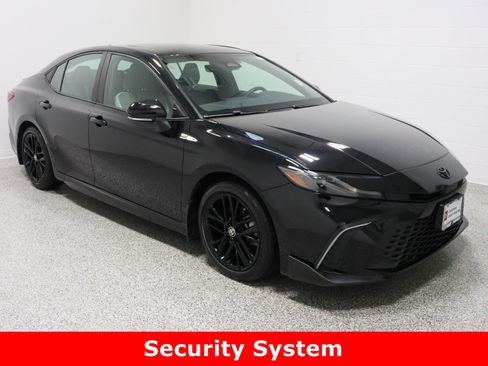 Certified 2025 Toyota Camry SE image 4