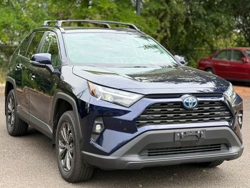 Used 2024 Toyota RAV4 XLE Premium w/ Weather Package AWD/4WD image 7