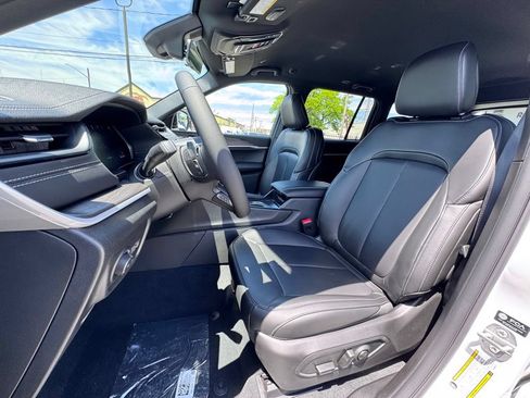 New 2026 Jeep Grand Cherokee Limited AWD/4WD image 13