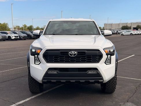 Used 2025 Toyota Tacoma TRD Off-Road AWD/4WD image 9