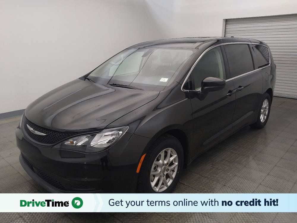 Used 2022 Chrysler Voyager LX FWD image 1