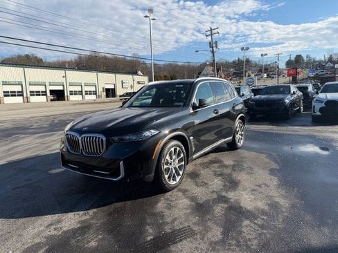 New 2026 BMW X5 xDrive50e w/ Premium Package image 3