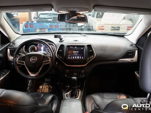 Used 2017 Jeep Cherokee Limited AWD/4WD image 13