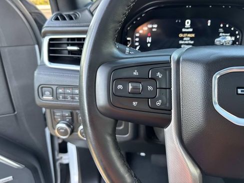 Used 2024 GMC Yukon XL Denali image 22