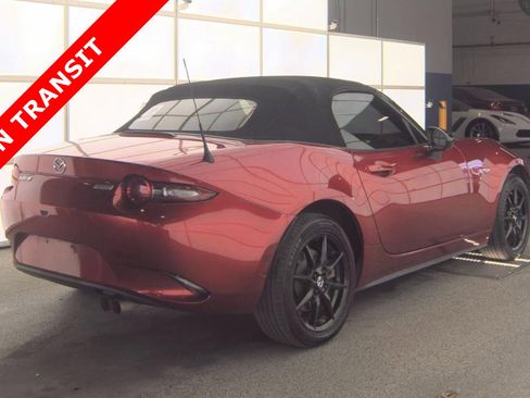 Used 2019 MAZDA MX-5 Miata Sport w/ I-ACTIVSENSE Sport Package RWD image 4
