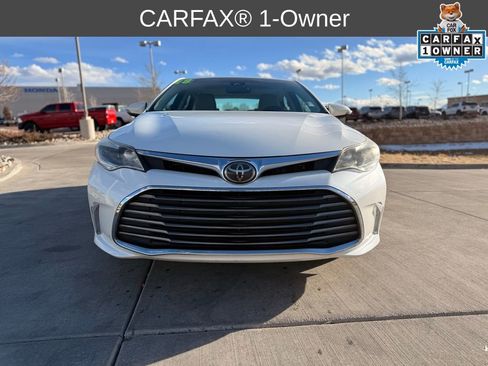 Used 2018 Toyota Avalon XLE Premium image 2