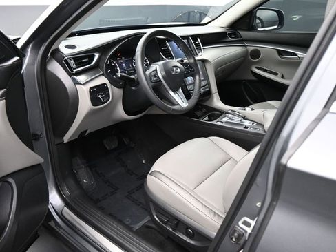 Used 2023 INFINITI QX50 Luxe FWD image 2