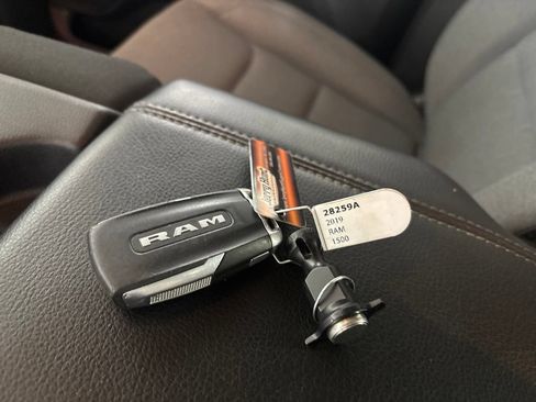 Used 2019 RAM 1500 Big Horn AWD/4WD image 21