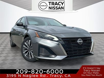 Used 2024 Nissan Altima 2.5 SV