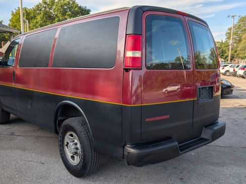 Used 2005 Chevrolet Express 3500 image 4