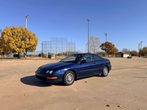 Used 1998 Acura Integra LS image 3
