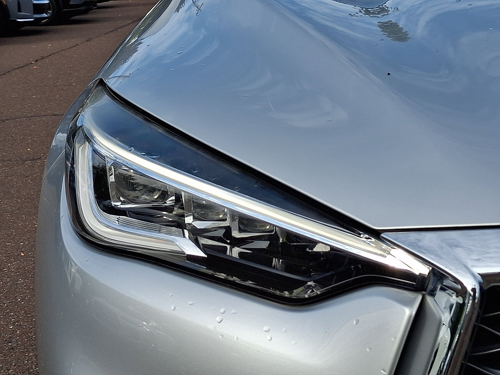 Used 2019 INFINITI QX50 Essential w/ Sensory Package AWD/4WD image 9