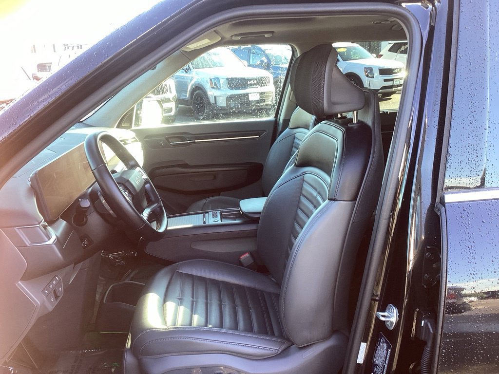 Used 2024 Kia EV9 Land AWD/4WD image 15