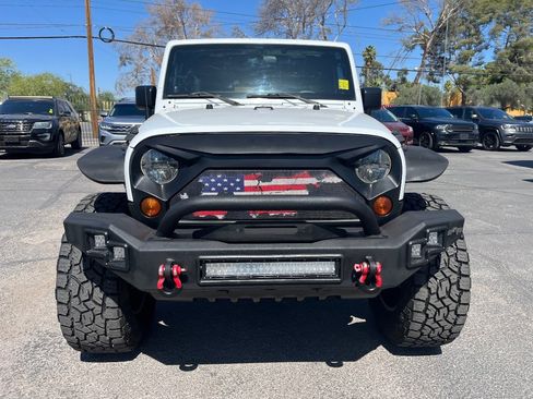 Used 2012 Jeep Wrangler Unlimited Sahara w/ Connectivity Group AWD/4WD image 12