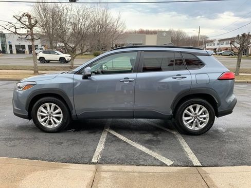 Used 2023 Toyota Corolla Cross LE w/ Moonroof Package AWD/4WD image 6