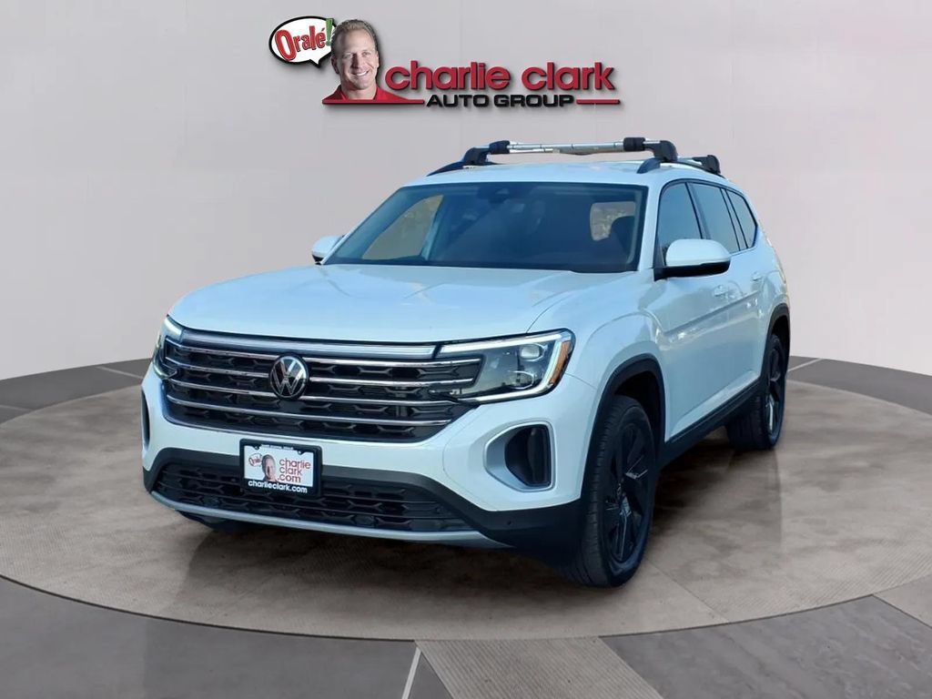 Used 2024 Volkswagen Atlas SE FWD image 1