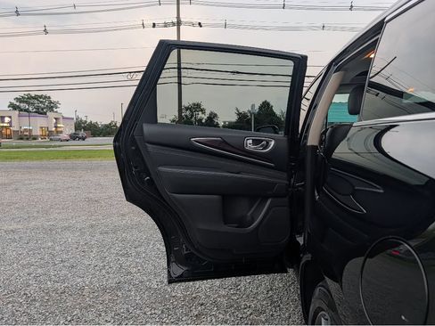 Used 2019 INFINITI QX60 Luxe w/ Sensory Package AWD/4WD image 12