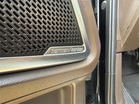 Used 2022 Kia Telluride SX w/ Towing Package image 22