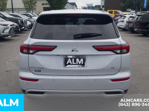 Used 2024 Mitsubishi Outlander SE FWD image 6