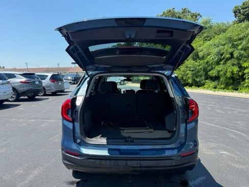 Certified 2024 GMC Terrain SLE w/ Driver Convenience Package FWD image 8