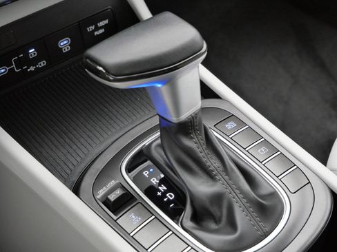 Certified 2025 Hyundai Kona SEL image 25