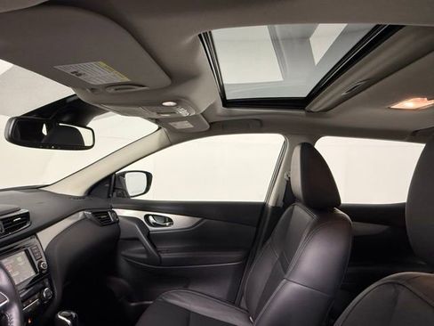 Used 2020 Nissan Rogue Sport SL w/ Premium Package image 35