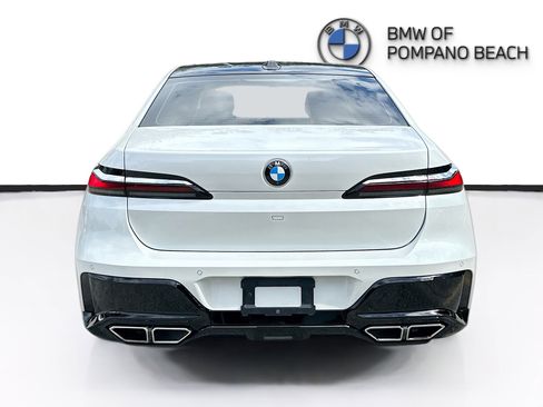 Used 2023 BMW 760i xDrive image 6