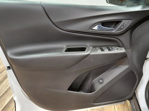 Used 2021 Chevrolet Equinox LT AWD/4WD image 39
