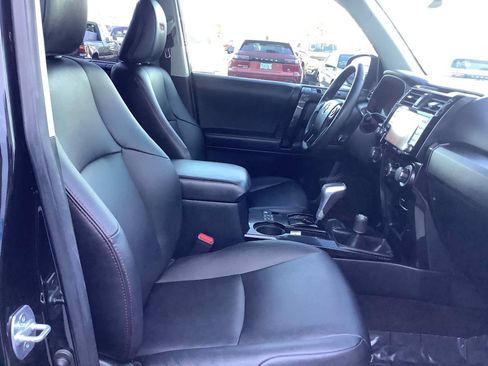 Used 2021 Toyota 4Runner TRD Off-Road Premium w/ Moonroof Package AWD/4WD image 15