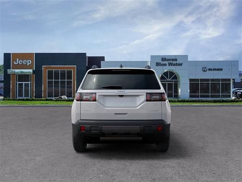 New 2026 Jeep Cherokee Laredo image 7