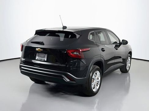Used 2024 Chevrolet Trax LS FWD image 7