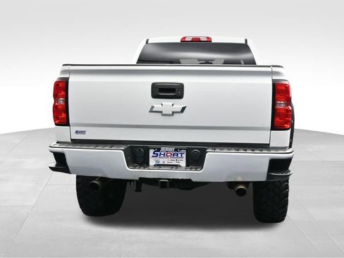 Used 2018 Chevrolet Silverado 1500 LT w/ All Star Edition AWD/4WD image 4