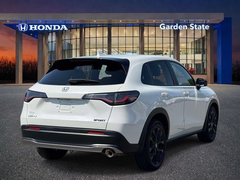 Used 2024 Honda HR-V Sport image 3