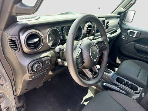 Used 2023 Jeep Wrangler Unlimited AWD/4WD image 10