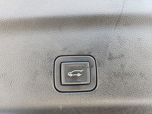 Used 2023 Chevrolet Tahoe Z71 w/ Z71 Off-Road Package image 34