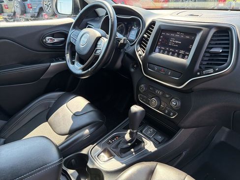 Used 2021 Jeep Cherokee Latitude Plus FWD image 26