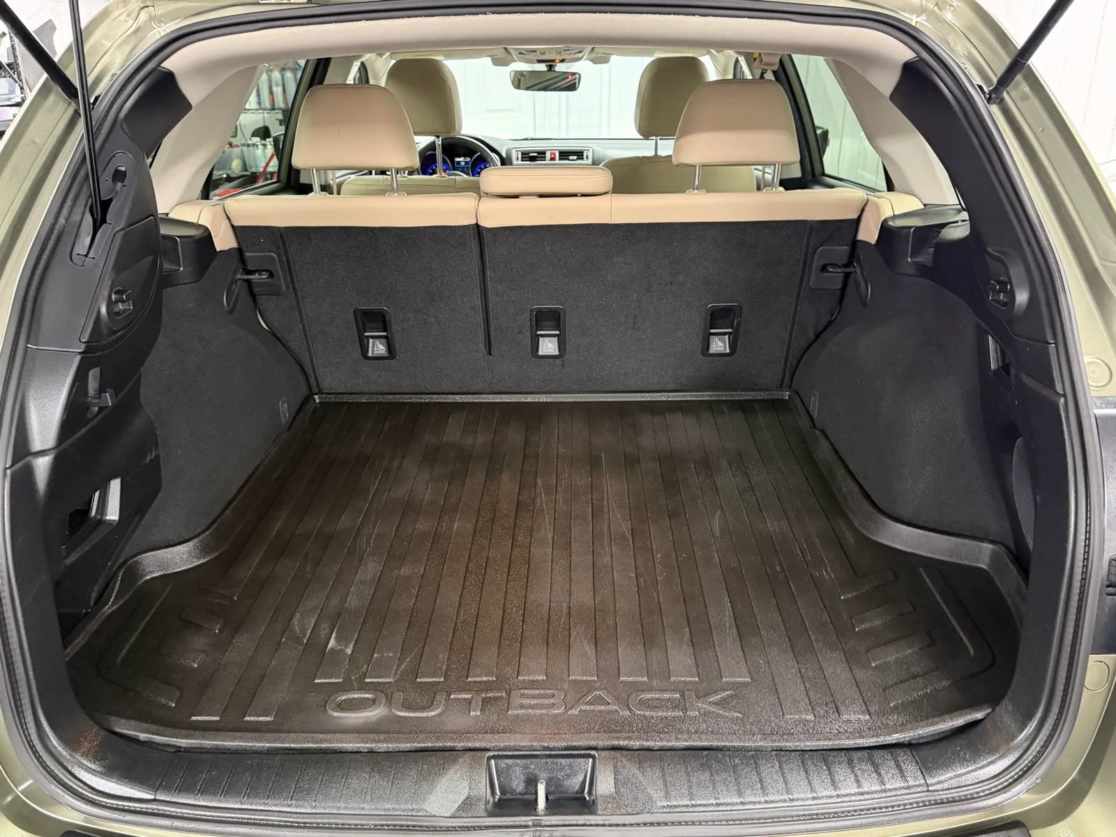 Used 2017 Subaru Outback 2.5i Limited AWD/4WD image 27