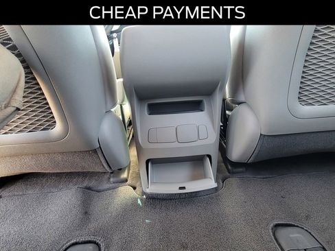 Used 2018 Kia Sedona L FWD image 9