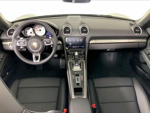Used 2025 Porsche 718 Boxster image 10