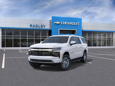 New 2026 Chevrolet Suburban LT image 8